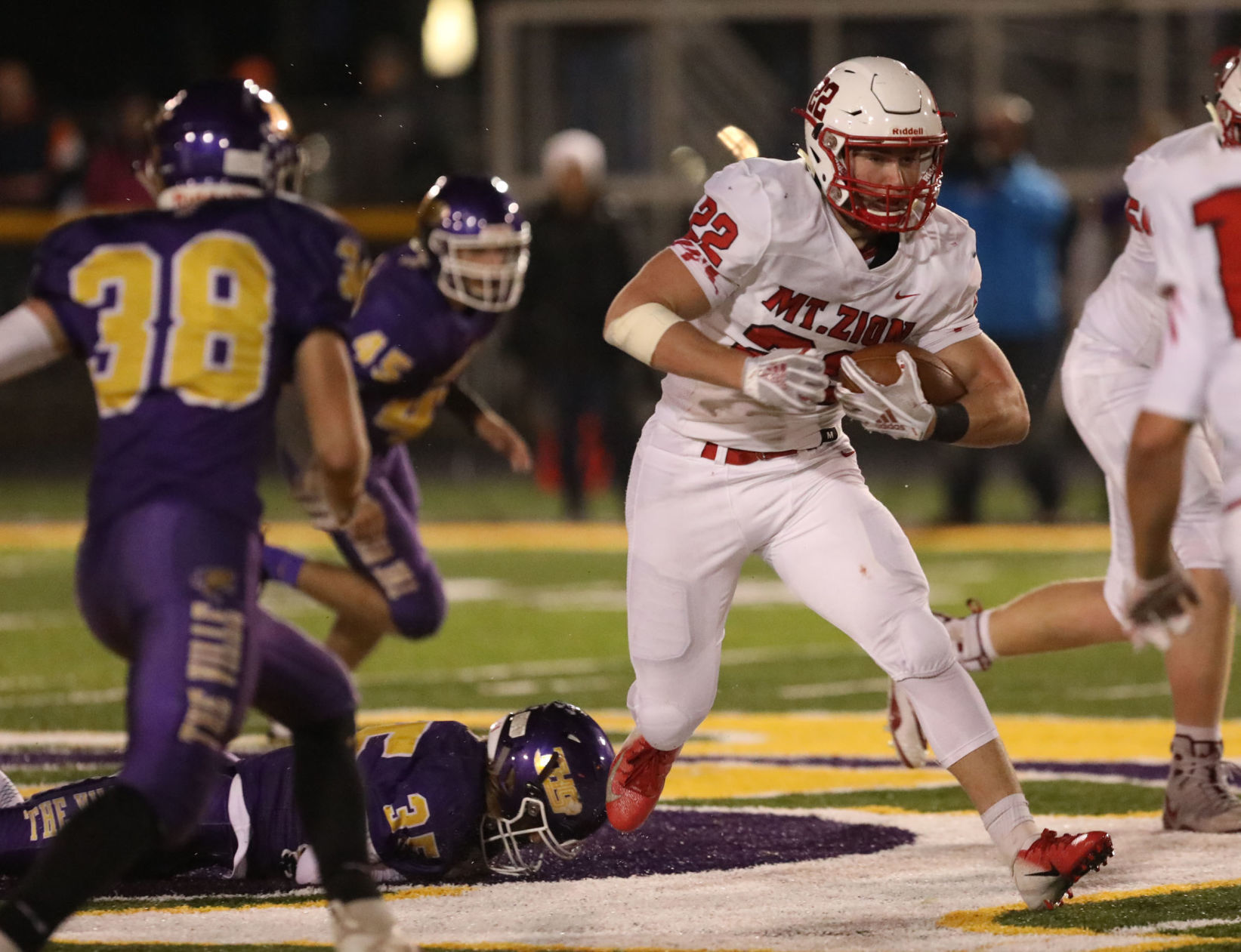 Taylorville vs Mt Zion football 1 10.12.18.jpg